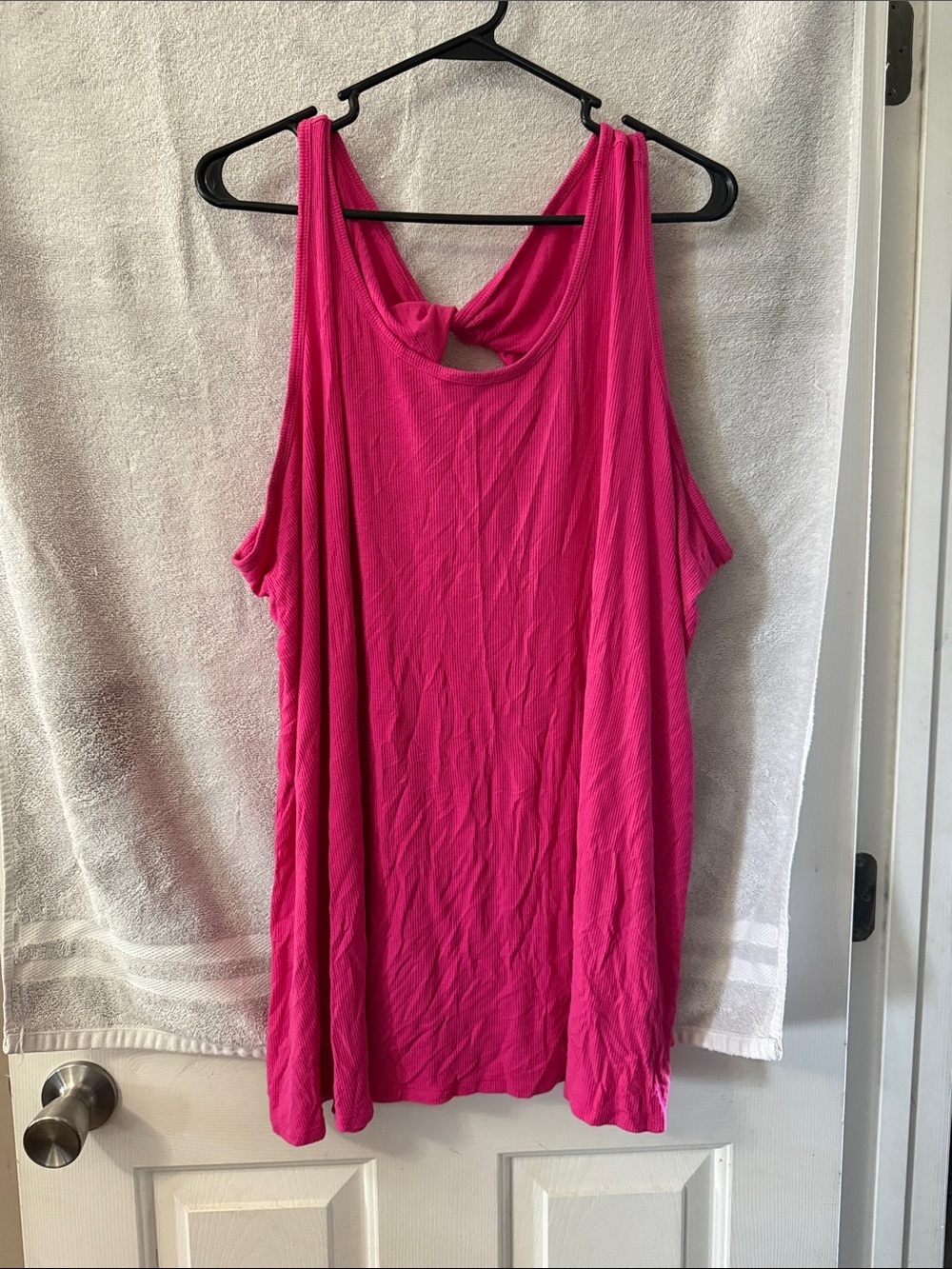 Livi Active Fuchsia Twist-Back Tank Top